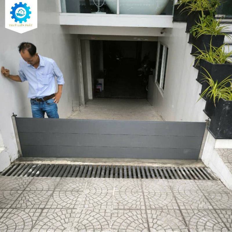 Giải Pháp Chống Ngập: Chọn Vách Ngăn Hay Phương Pháp Truyền Thống?