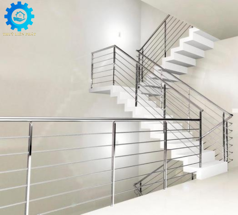 Thiết kế và lắp đặt cầu thang lan can inox Đà Nẵng